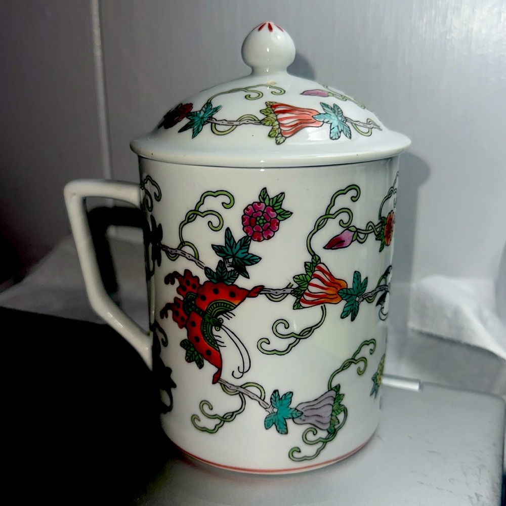 2Vintage Chinese Jing De Zhen Hand Painted Tea Cup Mug with Lid.